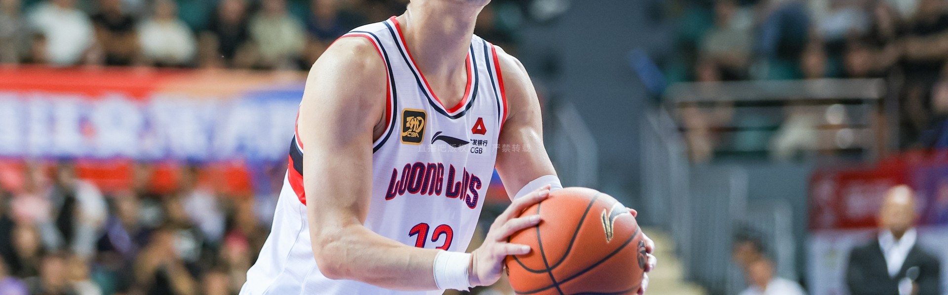 媒体人：郭艾伦的合同将到期 他肯定是不希望就这样结束职业生涯